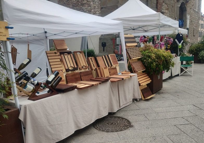 Immagine evento Mercatini in Piazza tra creatività, antiquariato e vintage